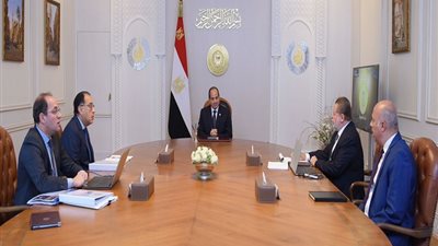 3 قرارات جمهورية وتكليفات حاسمة من السيسي لمحافظ البنك المركزي ووزراء الاتصالات والأوقاف والمالية