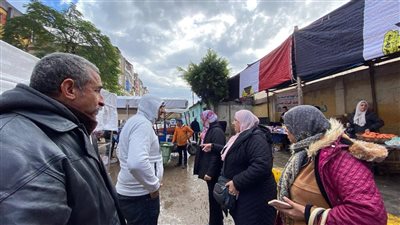 رئيس حي غرب تتفقد سوق اليوم الواحد بشارع القفال