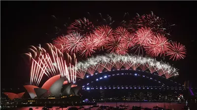 سيدني تستقبل 2025 بحضور مليون شخص وعروض مبهرة (فيديو)