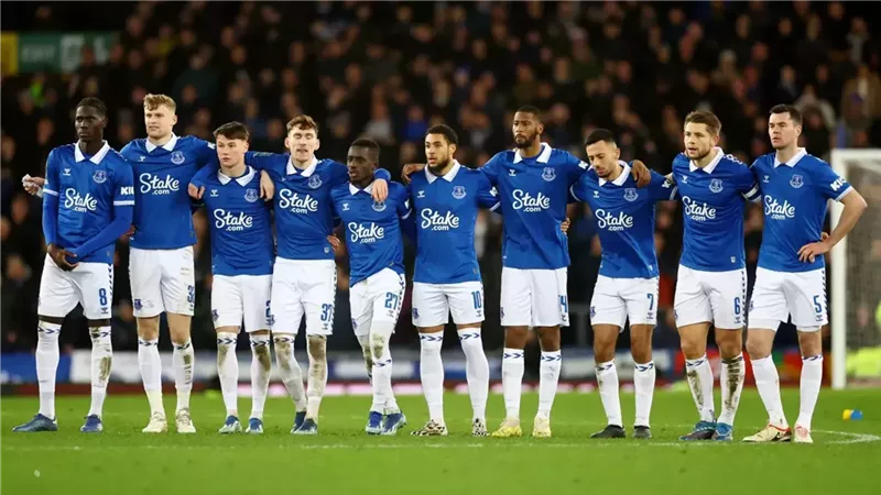 إيفرتون، فيتو