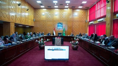 نائب محافظ الإسماعيلية يناقش آليات تنفيذ ربط المشروعات بالمراكز التكنولوجية 