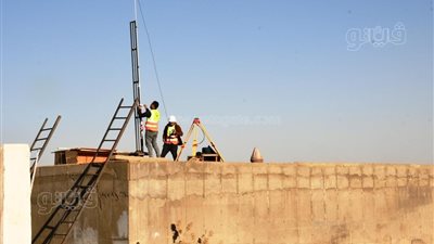 محافظ أسوان يكلف نائبه بلقاء أهالي حي اللوتس لبحث أزمة انقطاع المياه (صور)