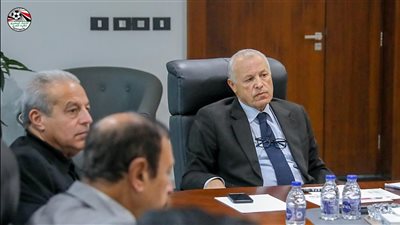 هاني أبو ريدة يلتقي أعضاء اللجنة الفنية في اتحاد الكرة