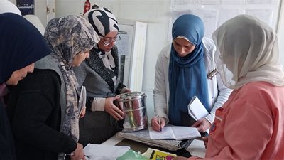 مدير صحة العاشر من رمضان تتفقد سير العمل بالمركز الطبي