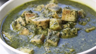 طريقة عمل القلقاس بالسلق، غداء يبعث على الدفء وقيمته الغذائية عالية