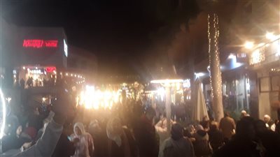 أهالي الإسكندرية يحتفلون بالعام الجديد في أكبر المولات بسموحة (صور)