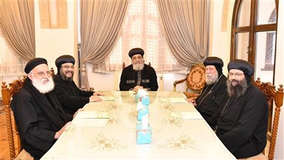 البابا تواضروس يلتقي أساقفة العموم ووكيل البطريركية بالإسكندرية