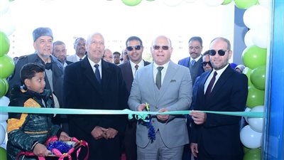 رئيس جامعة سوهاج يفتتح معرض خير بلدنا لدعم ٢٥٠٠ طالب وطالبة