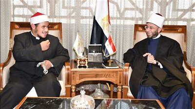 وزير الأوقاف يستقبل الشاب محمود نجاح صاحب واقعة القطة الشهيرة 