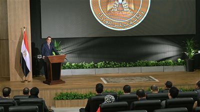 مدبولي يحسم الجدل بشأن قضايا الرأي العام في مصر، ويؤكد قانون المسئولية الطبية يتضمن مزايا كثيرة للأطباء ويوضح أسباب فرض الضريبة الجديدة على التليفون المحمول