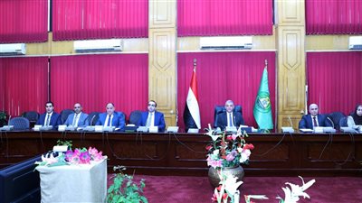 محافظ الإسماعيلية يترأس اجتماع اللجنة العليا للقيادات (صور) 