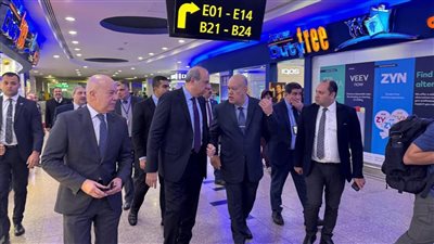 وزير الطيران يتفقد مطار القاهرة ويفتتح استراحة 
