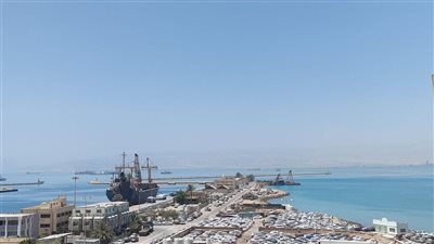 تداول 17 ألف طن بضائع و1121 شاحنة في موانئ البحر الأحمر