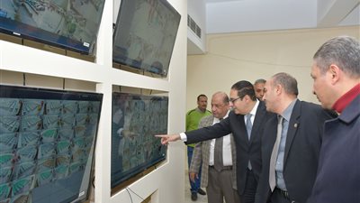 مراقبة امتحانات كليات جامعة القاهرة بالكاميرات (صور) 