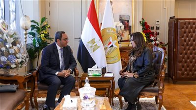 وزيرة التنمية المحلية تناقش مع محافظ قنا موقف ملف التصالح في مخالفات البناء 