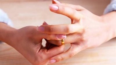 تفسير رؤية المطلقة في المنام وعلاقتها بتراكم الديون ووفاة المريض 