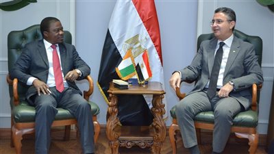 وزير التموين يبحث مع سفير كوت ديفوار التعاون في تصنيع الزيوت وتحقيق الأمن الغذائي