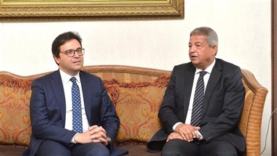 هنو يطالب رئيس الأعلى للإعلام بزيادة البرامج الثقافية 