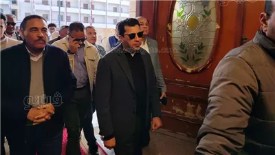 شباب مطروح يستقبلون وزير الرياضة بالزي البدوي والتمر (صور) 