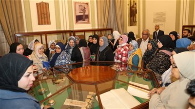 إقبال كبير من الزائرين على 