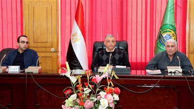 استمرار مقابلات اختيار قيادات الصف الثاني بالمحليات في الإسماعيلية (صور)