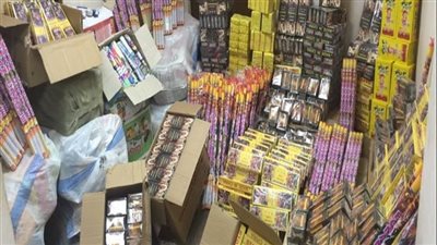 العثور على 2 مليون صاروخ ألعاب نارية داخل ورشة بالفيوم