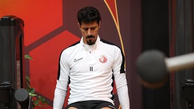 بعد ارتباط اسمه بالأهلي، بغداد بونجاح ينتظم في تدريبات الشمال القطري (صور)