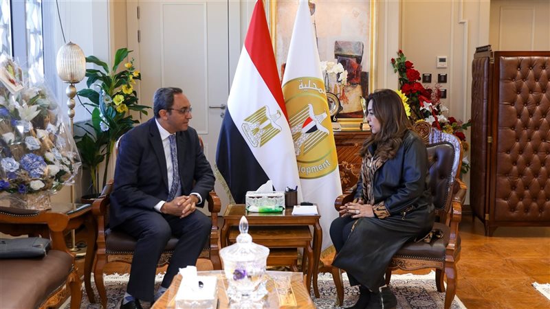 منال عوض خلال المناقشة
