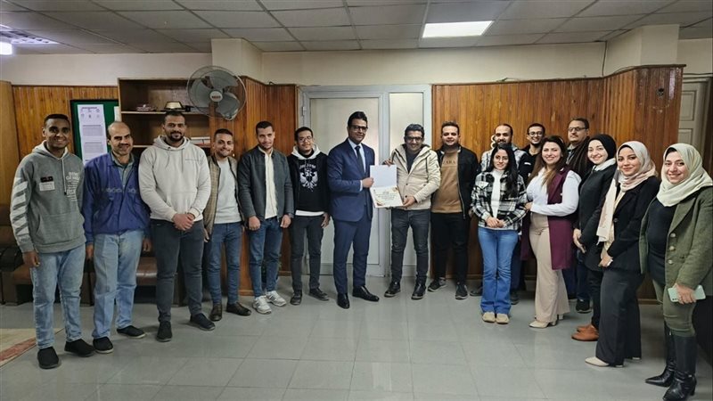 وكيل صحة سوهاج يكرم