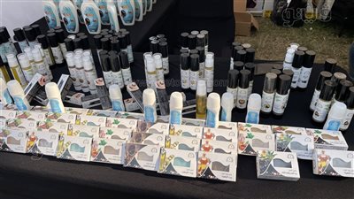 مستحضرات تجميل من الطبيعة.. القهوة ولبان الدكر يجددان خلايا البشرة.. مزيل العرق بـ 130 جنيها والمسكرة بـ 270.. وهذه أبرز فوائد زيت إكليل الجبل (فيديو وصور)