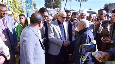 محافظ الأقصر يضع حجر أساس مدرستين بالضبعية