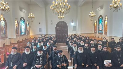 كهنة إيبارشية شبين القناطر يناقشون قضايا الخدمة في الكنائس