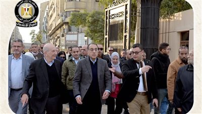 أبرز أنشطة رئيس الوزراء، التوقيع على عقد أرض مصنع جديد لسيارات 