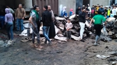 إخماد حريق في مصنع كرتون بالدقهلية (صور) 