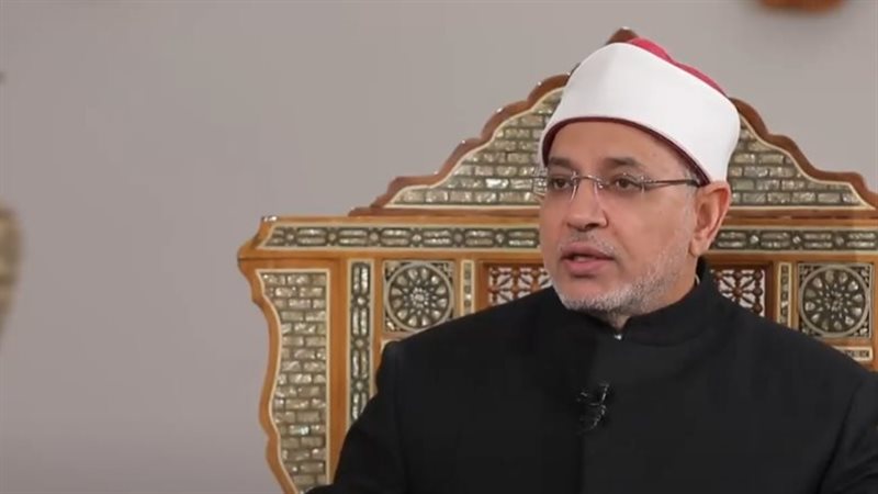  الدكتور سلامة داود،