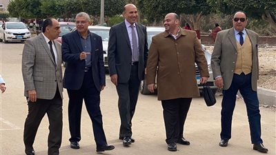 رئيس جامعة الزقازيق يتابع أعمال تطوير الحرم الجامعي