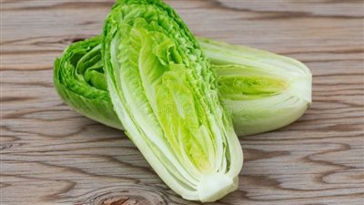 فوائد الخس، يساعدك على الاسترخاء وتحفيز النوم العميق