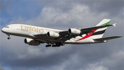 الإمارات تكشف حقيقة الفيديو المتداول عن تحطم إحدى طائراتها