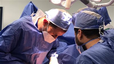 نجاح استئصال ورم ضخم يزن 9 كيلو من رحم سيدة في بنها 