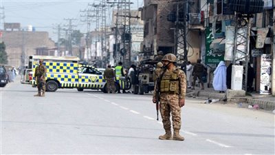 مقتل 4 أشخاص وإصابة 32 آخرين في انفجار غربي باكستان 