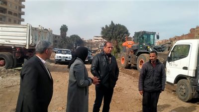 إزالة 300 طن مخلفات وردش مبان وتركيب أعمدة إنارة بالقليوبية