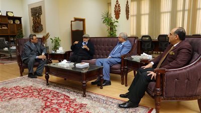 جامعة الزقازيق تستقبل مستشار الهيئة الملكية بالسعودية لمناقشة رسالة ماجستير 