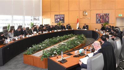 وزير الإسكان يكلف بمضاعفة العمالة للانتهاء من مشروع منطقة الأعمال المركزية بالعاصمة الإدارية