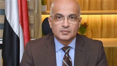 رئيس جامعة عين شمس يطمئن على سير امتحانات الفصل الدراسى الأول