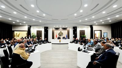 وزير الإسكان يعتذر لأهالي أسوان بسبب مشكلة عدم انتظام المياه، وخطة عاجلة لعدم تكرارها 