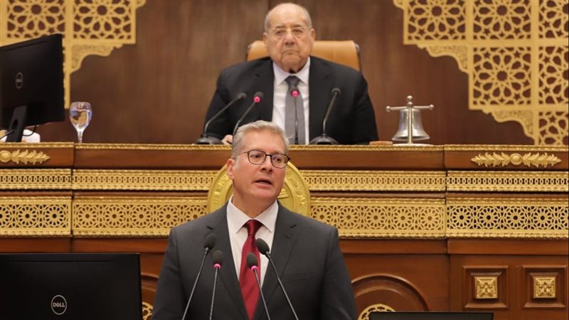وزير البترول بجلسة