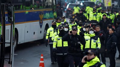 الشرطة تبدأ إجراءات القبض على رئيس كوريا الجنوبية