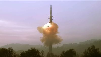 بعد تجربة الصاروخ الجديد، زعيم كوريا الشمالية يلوح بـ ردع الخصوم