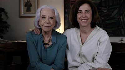 مفارقة غريبة، فرناندا توريس تفوز بـ جولدن جلوب بعد 26 سنة من ترشيح والدتها