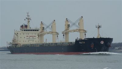 تداول 65 ألف طن بضائع و900 شاحنة بموانئ البحر الأحمر